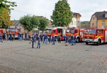 Feuerwehr auf dem Kirchplatz, September 2023